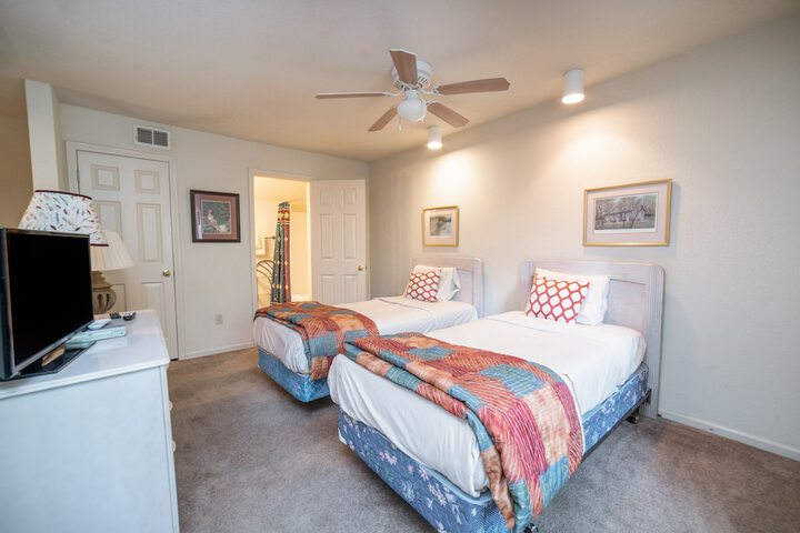Room 9 of 167