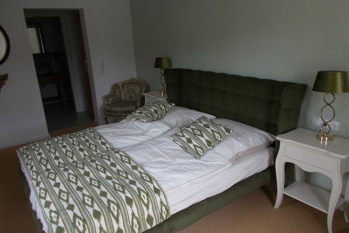 Room 8 of 63