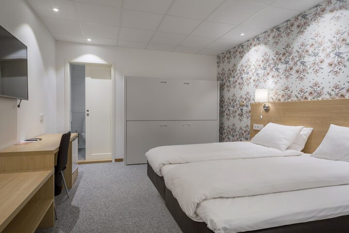 Room 15 of 91