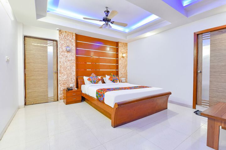 Room 14 of 27