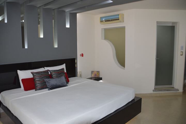 Room 8 of 42