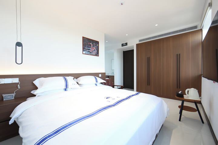 Room 11 of 75