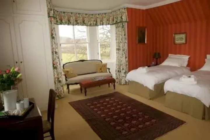 Room 2 of 12