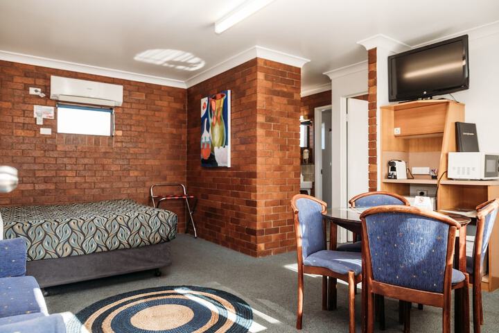 Room 15 of 87