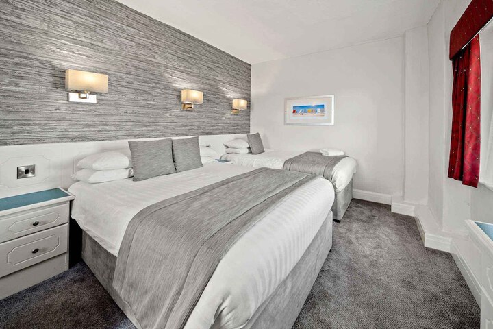 Room 17 of 79