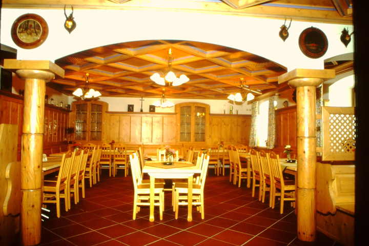 Dining 14 of 16