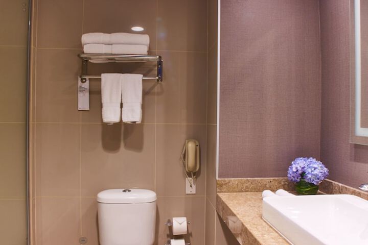 Room 48 of 209