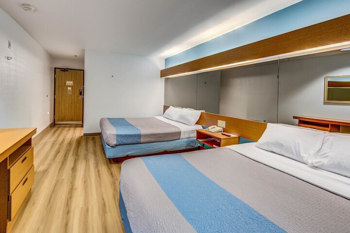 Room 11 of 26