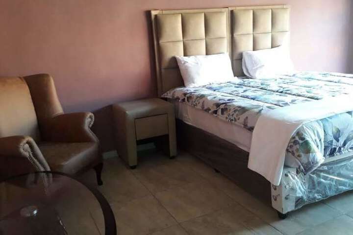 Room 7 of 48