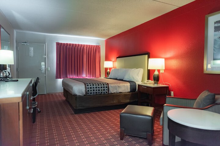 Room 32 of 52