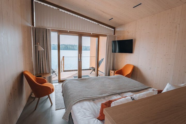 Room 3 of 8