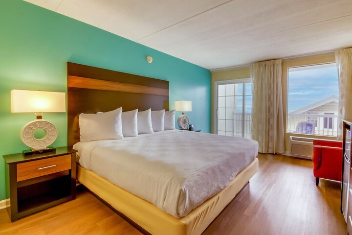 Room 11 of 27