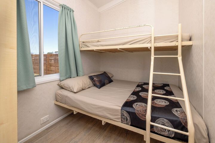 Room 3 of 144