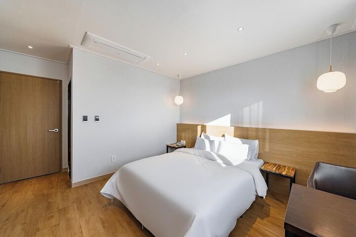 Room 5 of 39