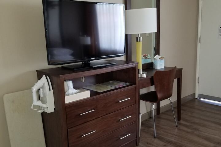 Room 7 of 24