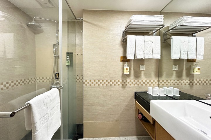 Room 50 of 71