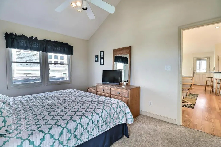 Room 5 of 23