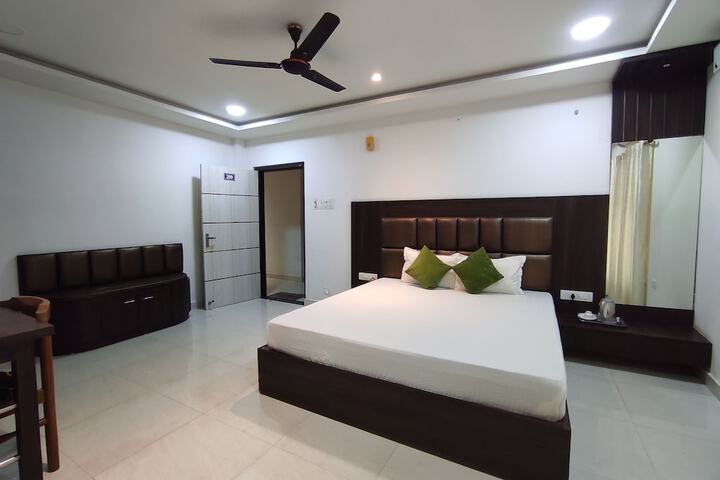 Room 28 of 47