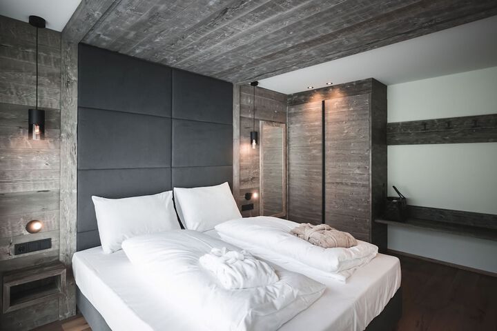 Room 15 of 105