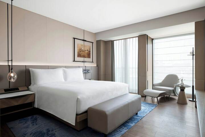 Room 16 of 62