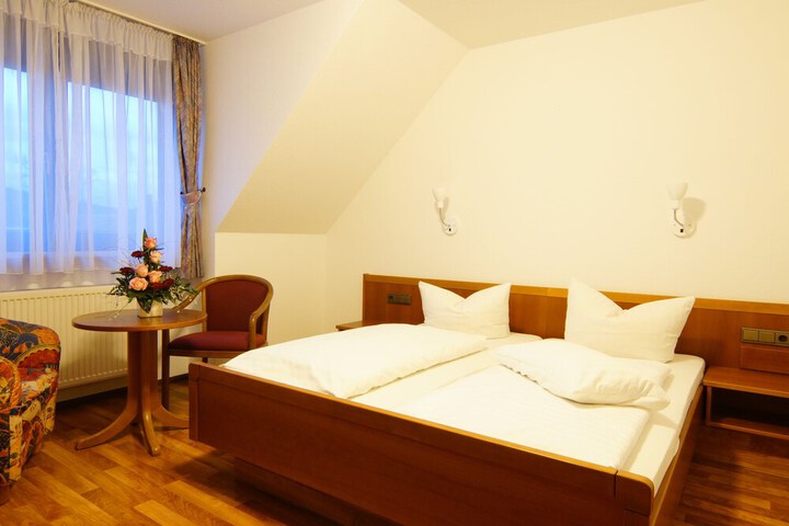 Room 10 of 48