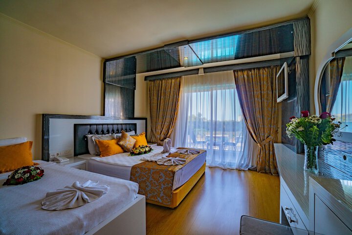 Room 22 of 170