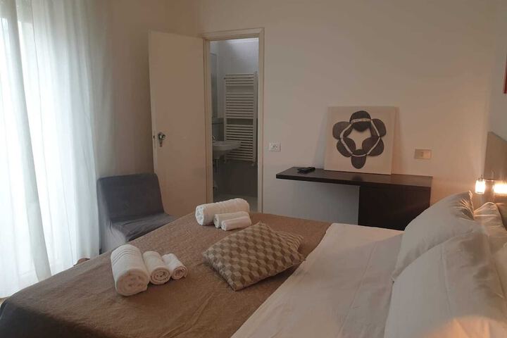 Room 12 of 63