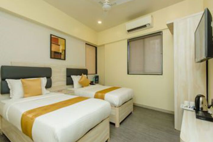 Room 14 of 22