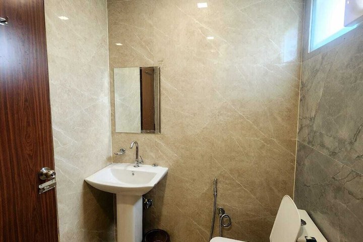 Room 12 of 14