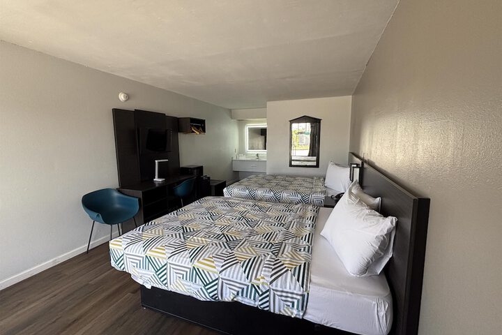Room 18 of 21
