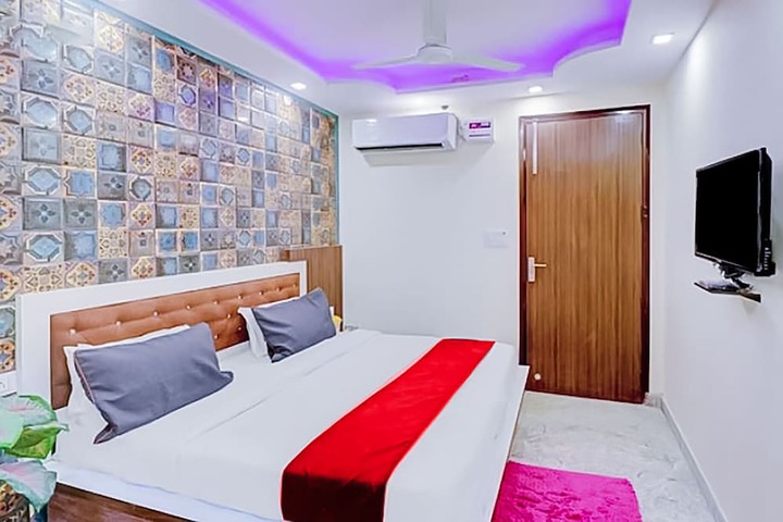 Room 11 of 22