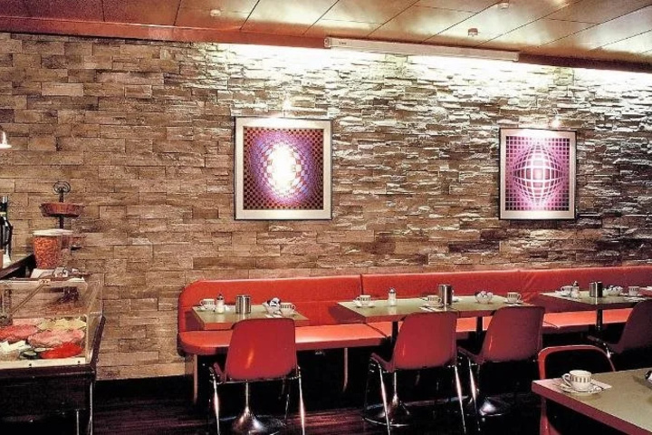 Dining 15 of 16