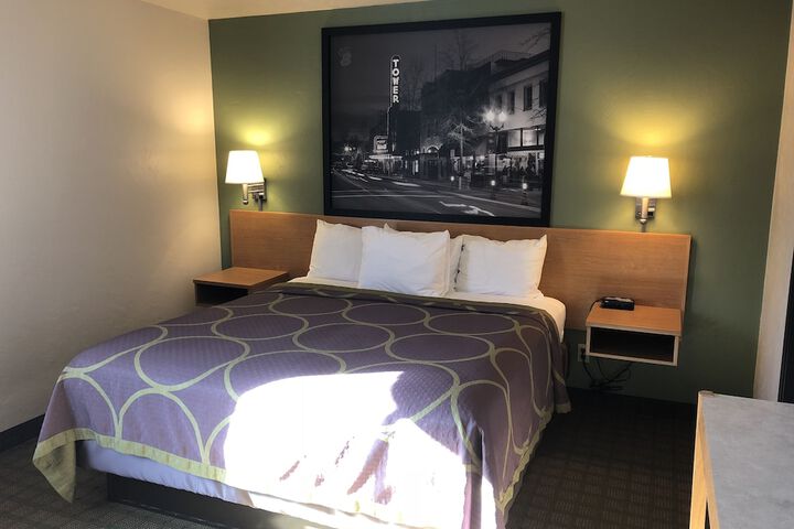 Room 21 of 42