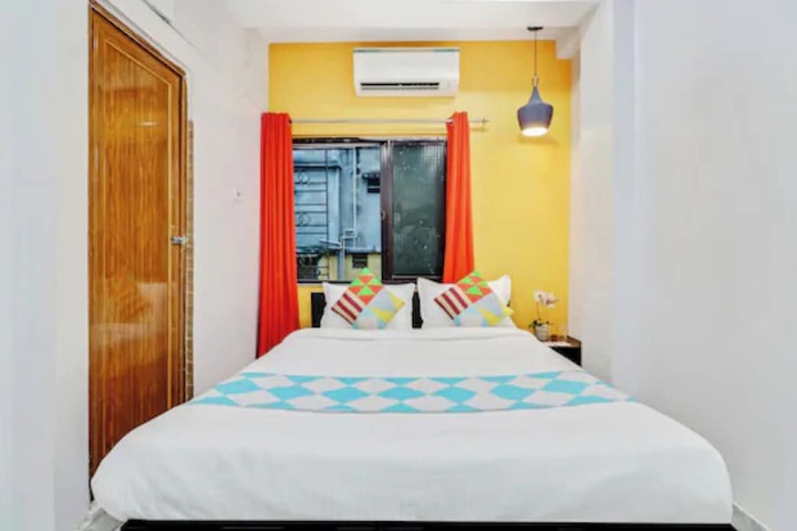 Room 8 of 12