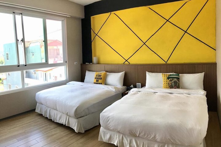 Room 13 of 18