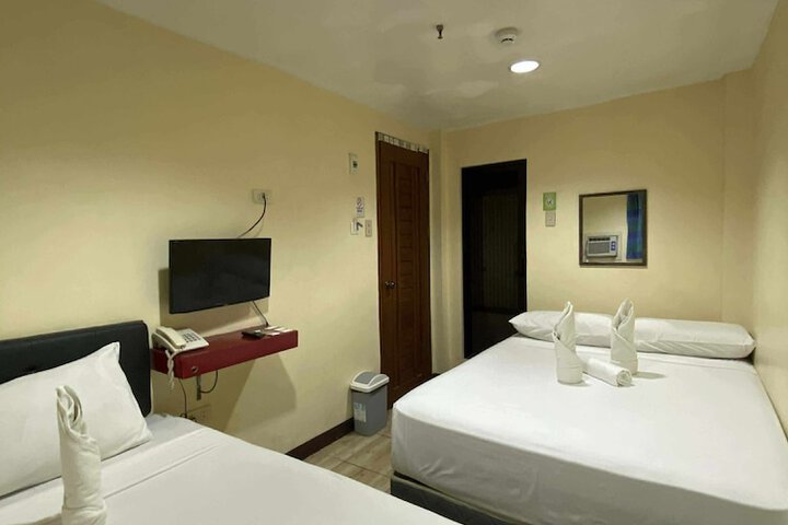 Room 5 of 16