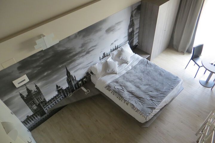 Room 15 of 71