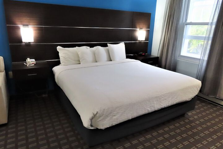 Room 17 of 75