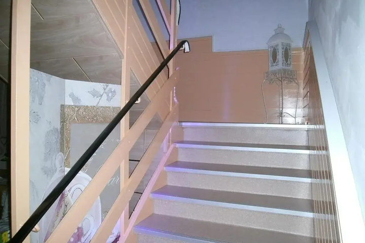 Room 8 of 13