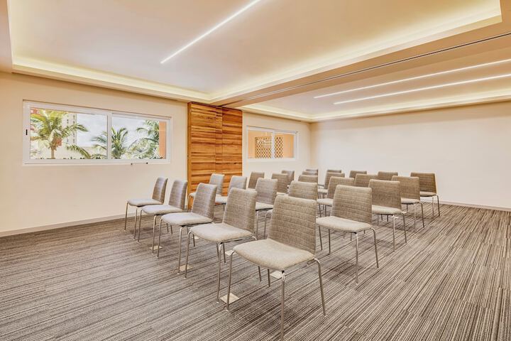 Business Center 120 of 164