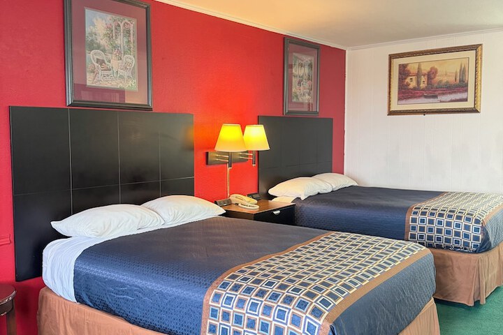 Room 9 of 39