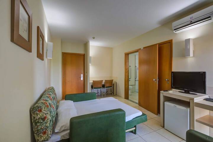 Room 18 of 76