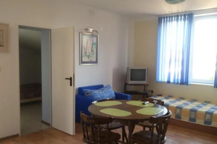 Room 5 of 23