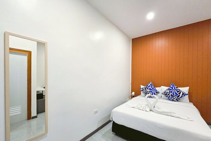 Room 30 of 100