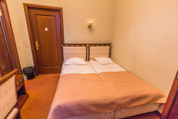 Room 12 of 131