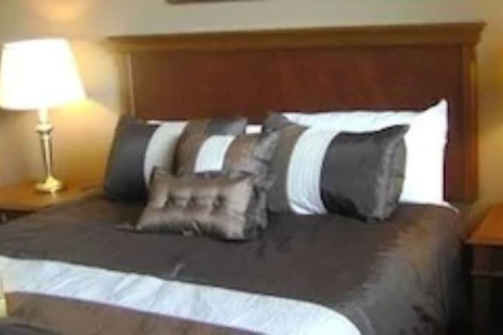 Room 9 of 27