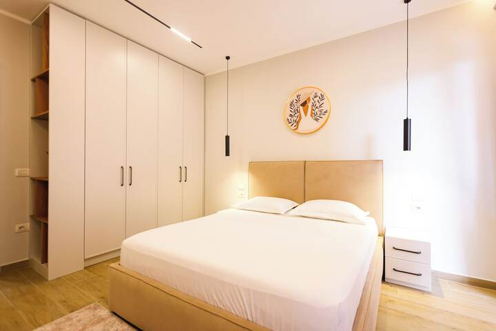 Room 7 of 162