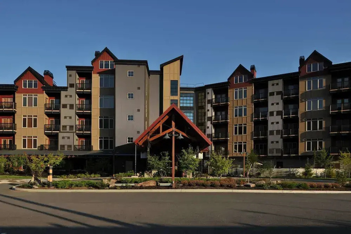 Exterior of Silver Mountain Resort