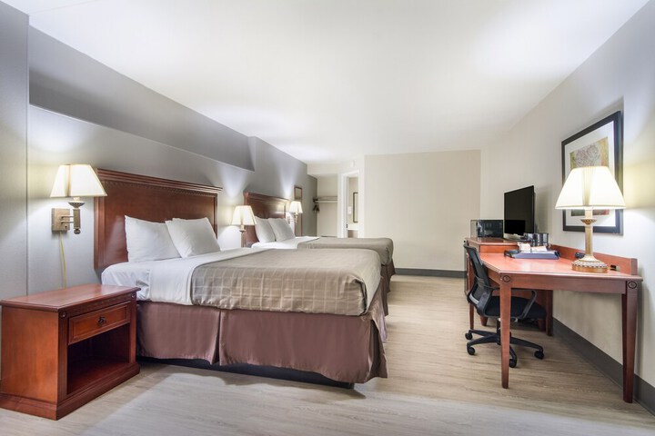 Room 8 of 22
