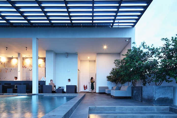 Pool 18 of 33